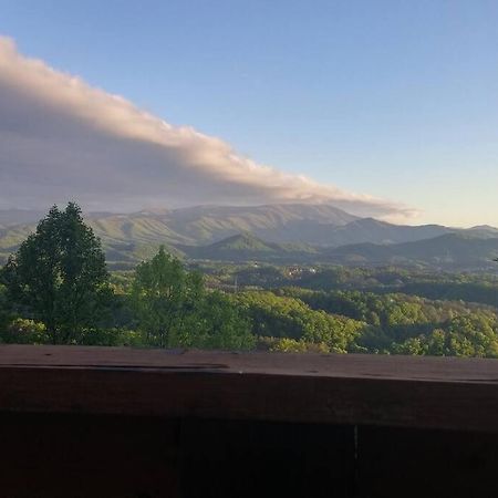 Yogi'S Den: Breathtaking Views! 3 Min To Dollywood, On 1 Acre! Villa เซอเวียร์วีล ภายนอก รูปภาพ