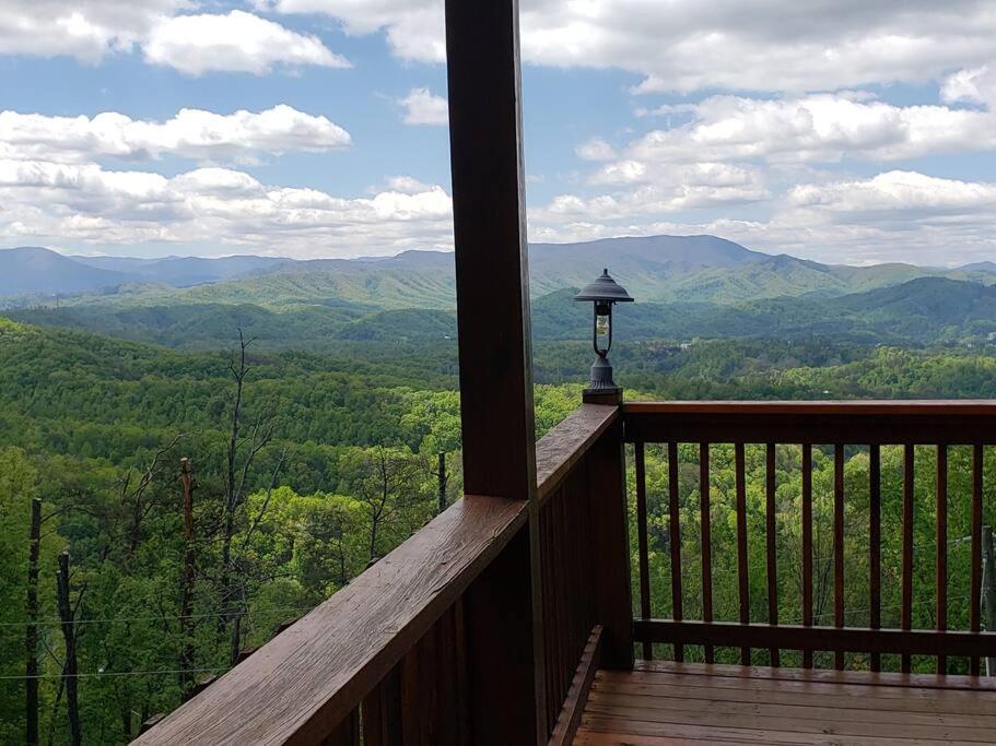 Yogi'S Den: Breathtaking Views! 3 Min To Dollywood, On 1 Acre! Villa เซอเวียร์วีล ภายนอก รูปภาพ