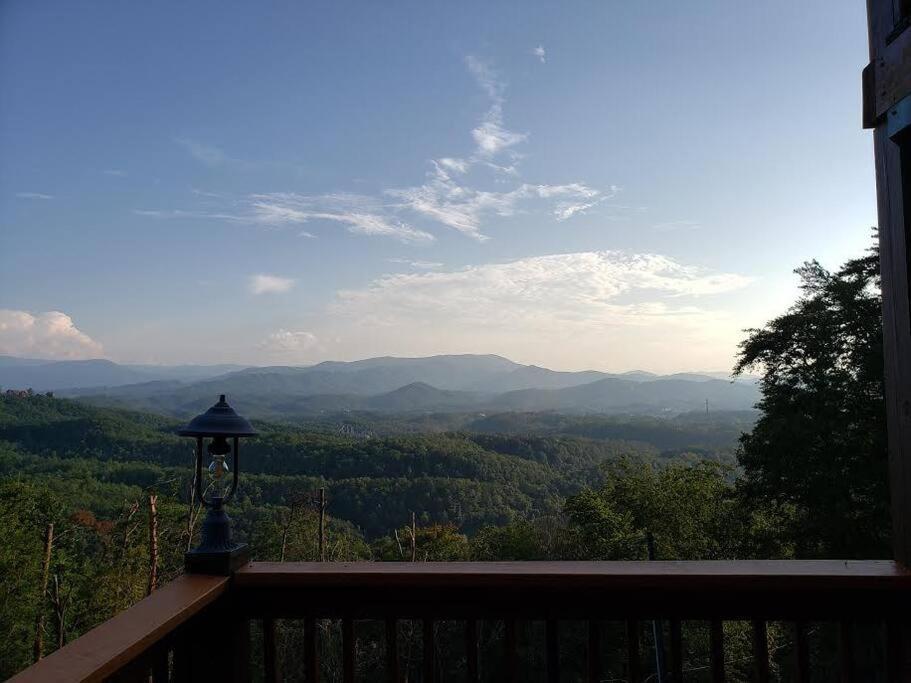 Yogi'S Den: Breathtaking Views! 3 Min To Dollywood, On 1 Acre! Villa เซอเวียร์วีล ภายนอก รูปภาพ