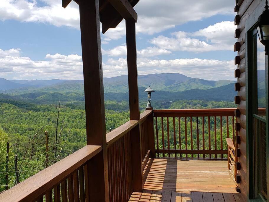 Yogi'S Den: Breathtaking Views! 3 Min To Dollywood, On 1 Acre! Villa เซอเวียร์วีล ภายนอก รูปภาพ
