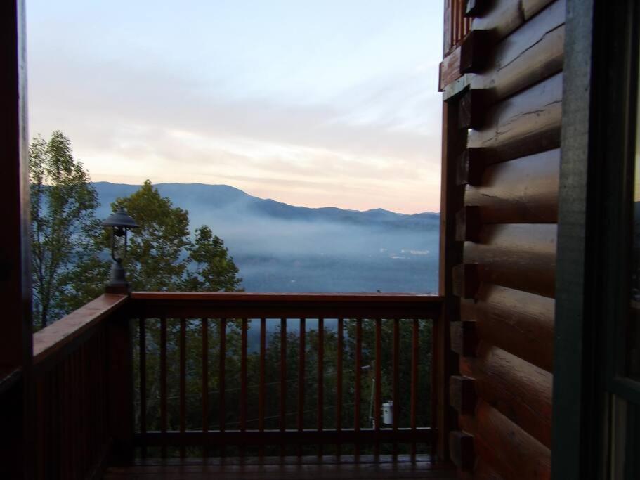 Yogi'S Den: Breathtaking Views! 3 Min To Dollywood, On 1 Acre! Villa เซอเวียร์วีล ภายนอก รูปภาพ