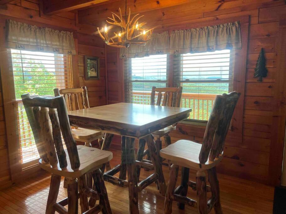 Yogi'S Den: Breathtaking Views! 3 Min To Dollywood, On 1 Acre! Villa เซอเวียร์วีล ภายนอก รูปภาพ