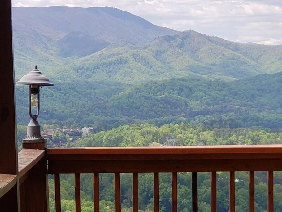 Yogi'S Den: Breathtaking Views! 3 Min To Dollywood, On 1 Acre! Villa เซอเวียร์วีล ภายนอก รูปภาพ