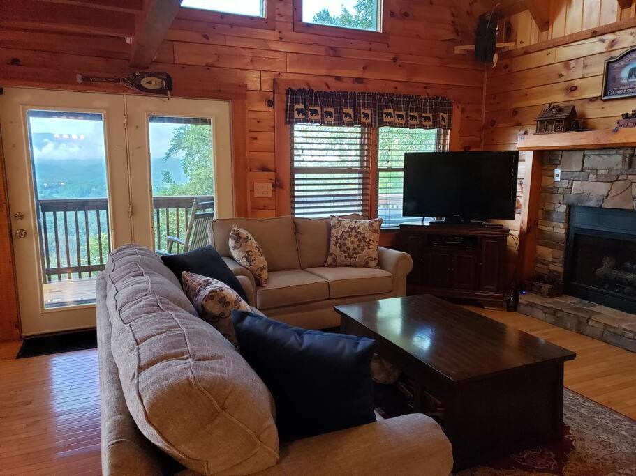 Yogi'S Den: Breathtaking Views! 3 Min To Dollywood, On 1 Acre! Villa เซอเวียร์วีล ภายนอก รูปภาพ